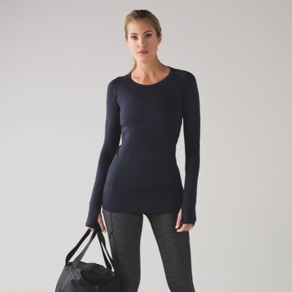 Lululemon Swiftly Tech Long Sleeve Crew
Midnight Navy Size 10